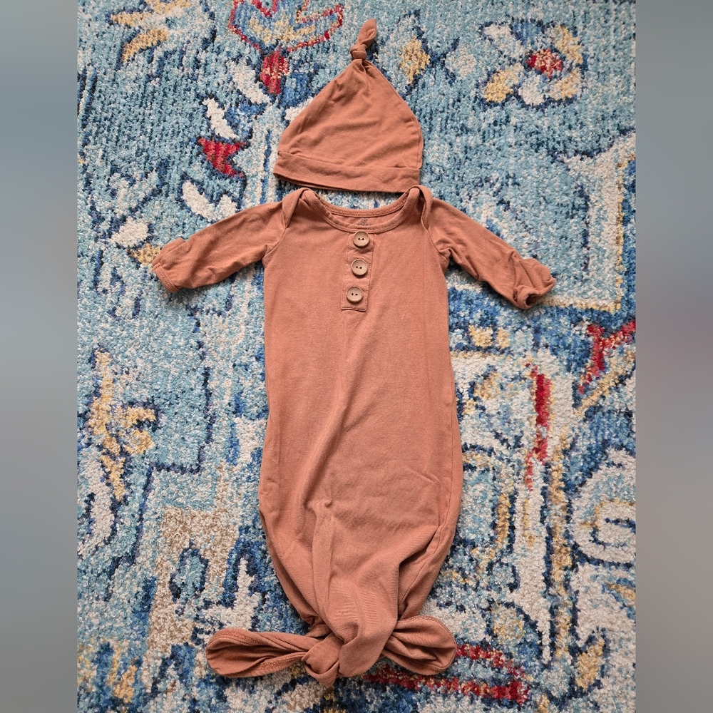 Caden Lane Gown Set